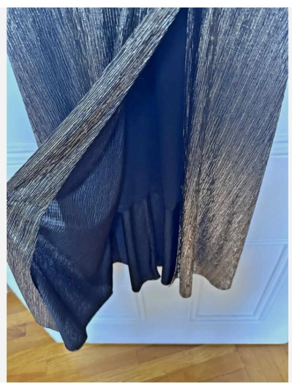 Alice + Olivia Roxy Front-Drape Midi Dress Gold Black Metallic Shimmer Size 2